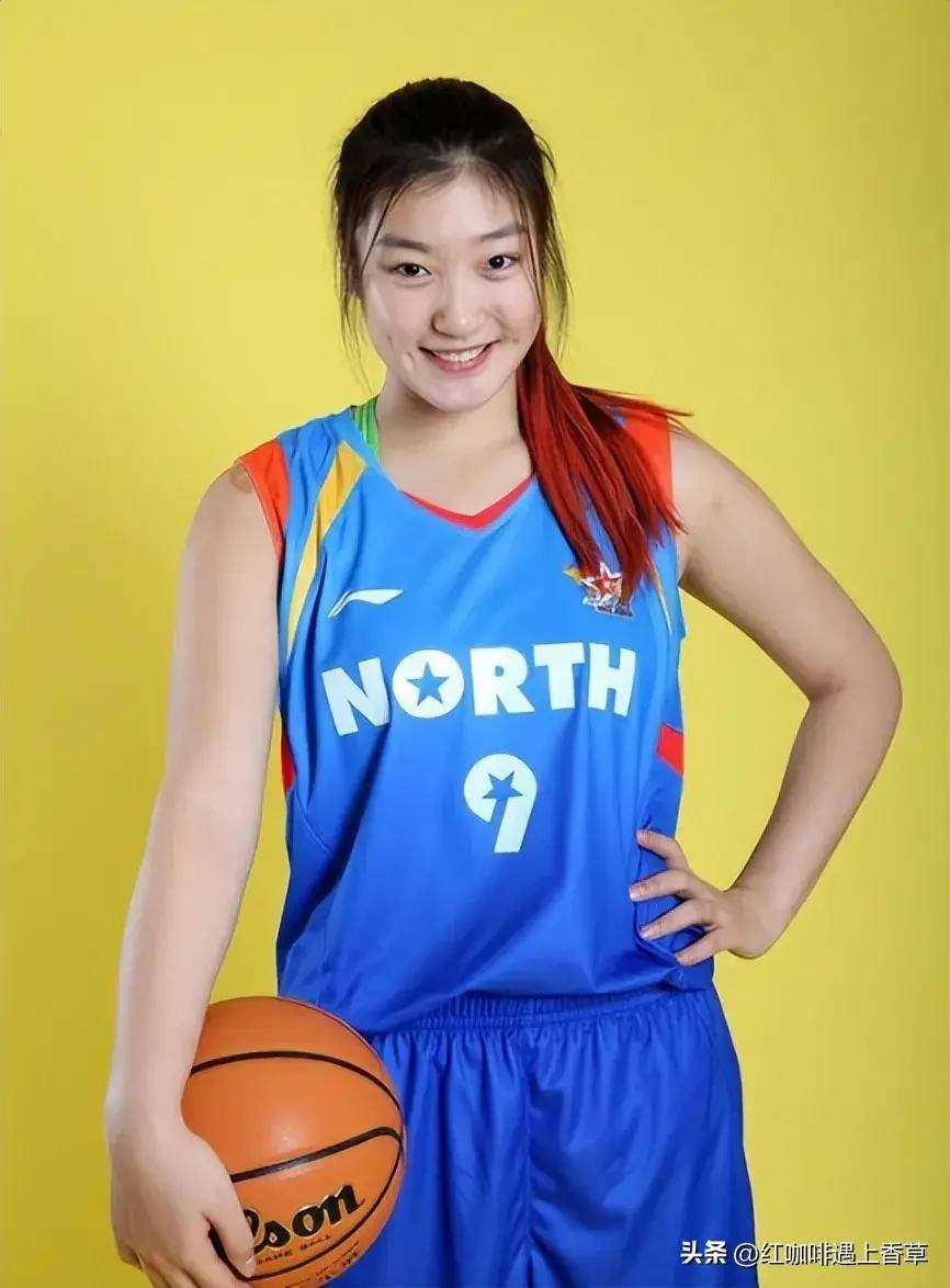 关于李梦22年女篮世预赛个人集锦，对阵马里砍下15分6助攻的信息